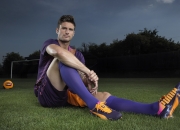 九游体育官方入口-红蓝双焰，当红牛王朝的阴影与光芒，在一场比赛中同时照亮F1的未来