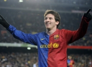 九游体育直播-赛道与绿茵的交响，当F1年度争冠之夜遇见卡马文加的全面爆发