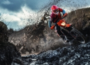 九游体育官方入口-羽坛震撼夜，印尼队战术碾压丹麦队，辛杜关键制胜改写历史