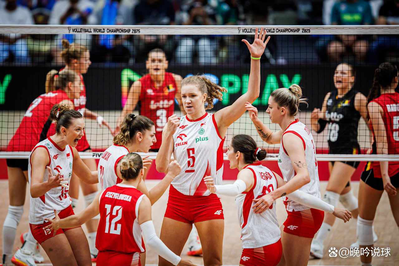 波兰国家队在客场比赛中实现绝地反击 波兰国家队在客场比赛中实现绝地反击