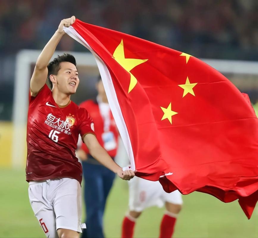 关于国家队备战备受球迷期盼瞩目的信息