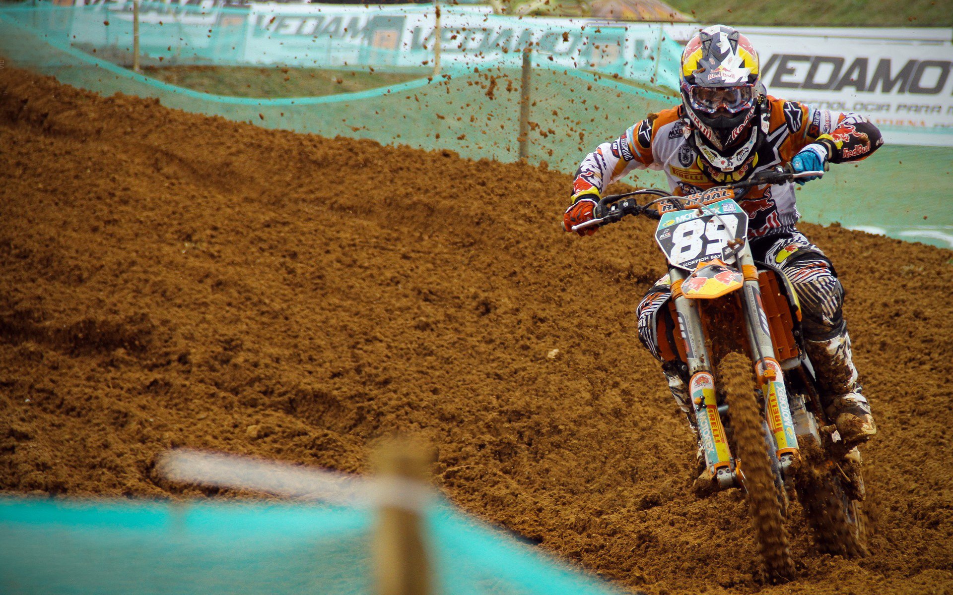 赛道与球场，利拉德在F1争冠之夜的制胜投射