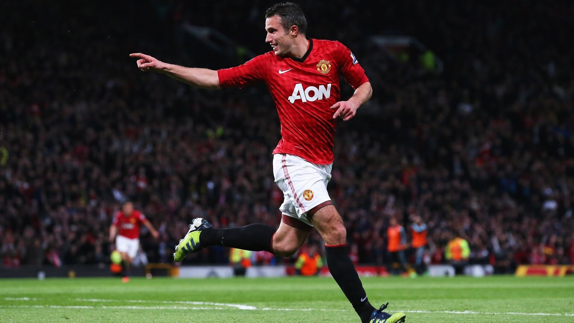 维斯塔潘高光时刻,法拉利完胜红牛二队背后的战术博弈与个人英雄主义